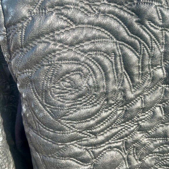 Women's Size Medium BCBGMaxAzria Cropped Quilted Faux Leather Jacket - Like New! - Picture 5 of 9